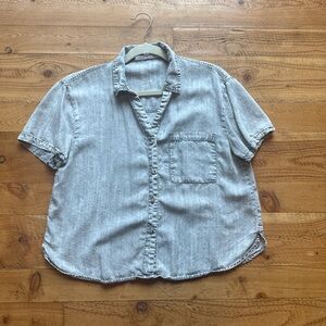 Light Gray Boxy Short Sleeve Shirt size M